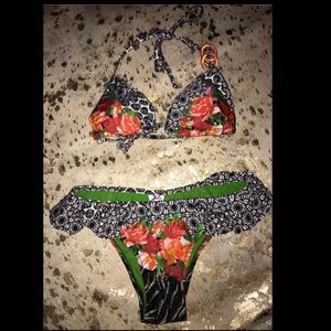 Save the queen bathing suit An cover up